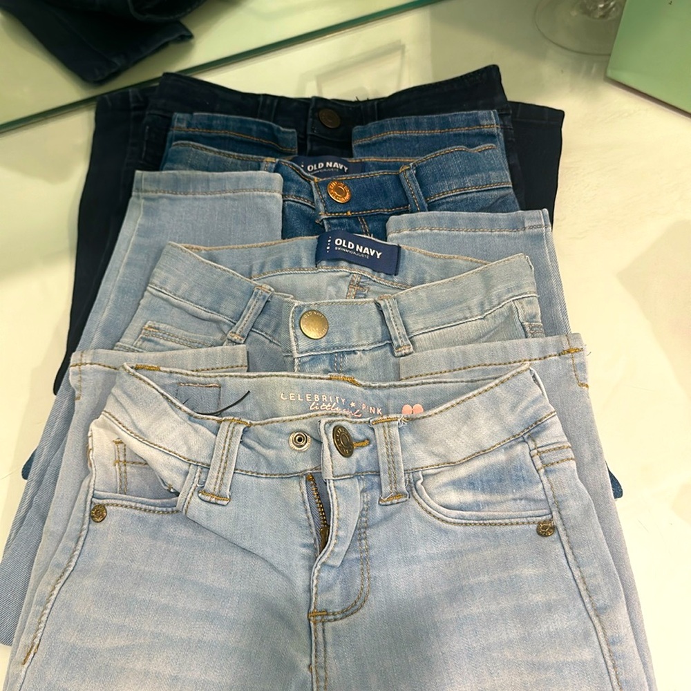 Bundle of 4 GIRLS JEANS 👖 DENIM LIKE NEW 4T